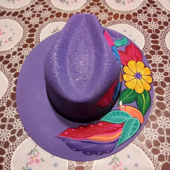 Hand painted hat size large - Picture 3 of 4